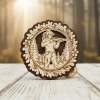 Ażurowa, myśliwska przypinka Diana