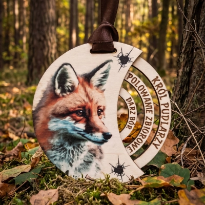 Medal myśliwski drewniany KRÓL PUDLARZY - polowanie zbiorowe, ringi z napisami, portret lisa