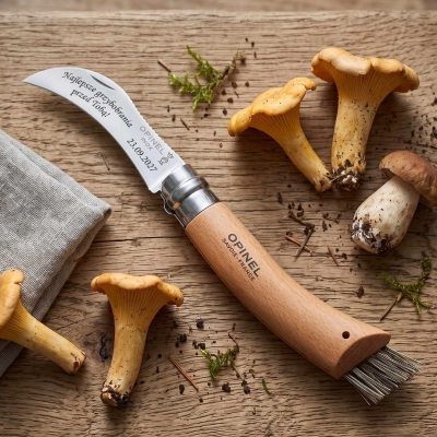 Nóż do grzybów Opinel N°08 z grawerem i pędzelkiem